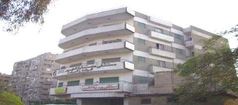 عمارات الهرم|المريوطية|سوق العقارات المصري المصور يحتوي على مجموعه من ( العمارات – العقارات – البيوت ) المصورة بمحافظة الجيزة بمنطقة الهرم بمواقع سكنية هادئة و إدارية و تجارية نشطة راقية و فاخرة للبيع تصلح لكافة الأغراض السكنية و التجارية و الإدارية و الاستثمارية. فإذا أردت ممارسة أي نشاط عقاري أو تفكر في ذلك سواء بائعا أو مشتريا أو مستثمرا اتصل وسوف تتوصل بخبير يرشدك لما يجب عمله من خطوات لتحقيق هدفك في أقل وقت وأفضل شروط