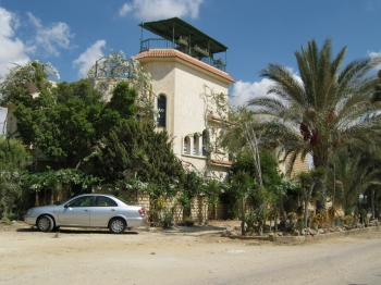 فيلا للإيجار مفروشة كينج مريوط طريق برج العرب  كمبوند الواحه الخضراء 